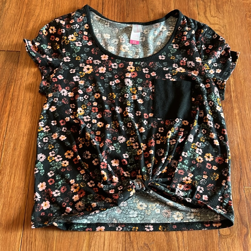 No boundaries floral t shirt